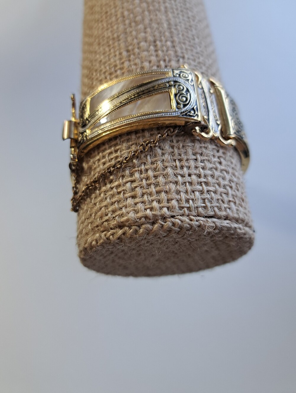 Spanish-Style Vtg Mother Of Pearl Bracelet - Picture 3 of 8